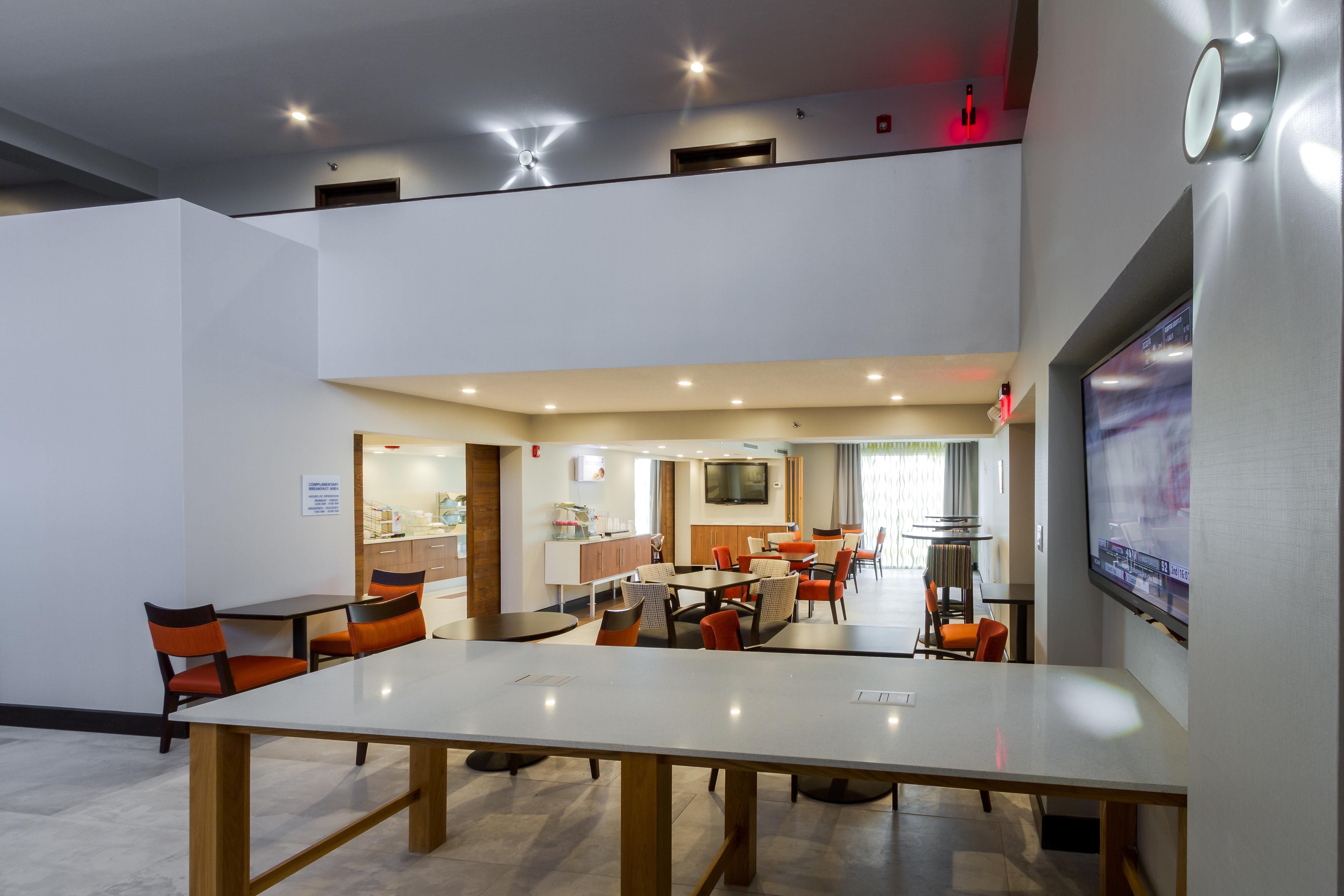 Holiday Inn Express & Suites San Antonio Medical - Six Flags By Ihg Esterno foto