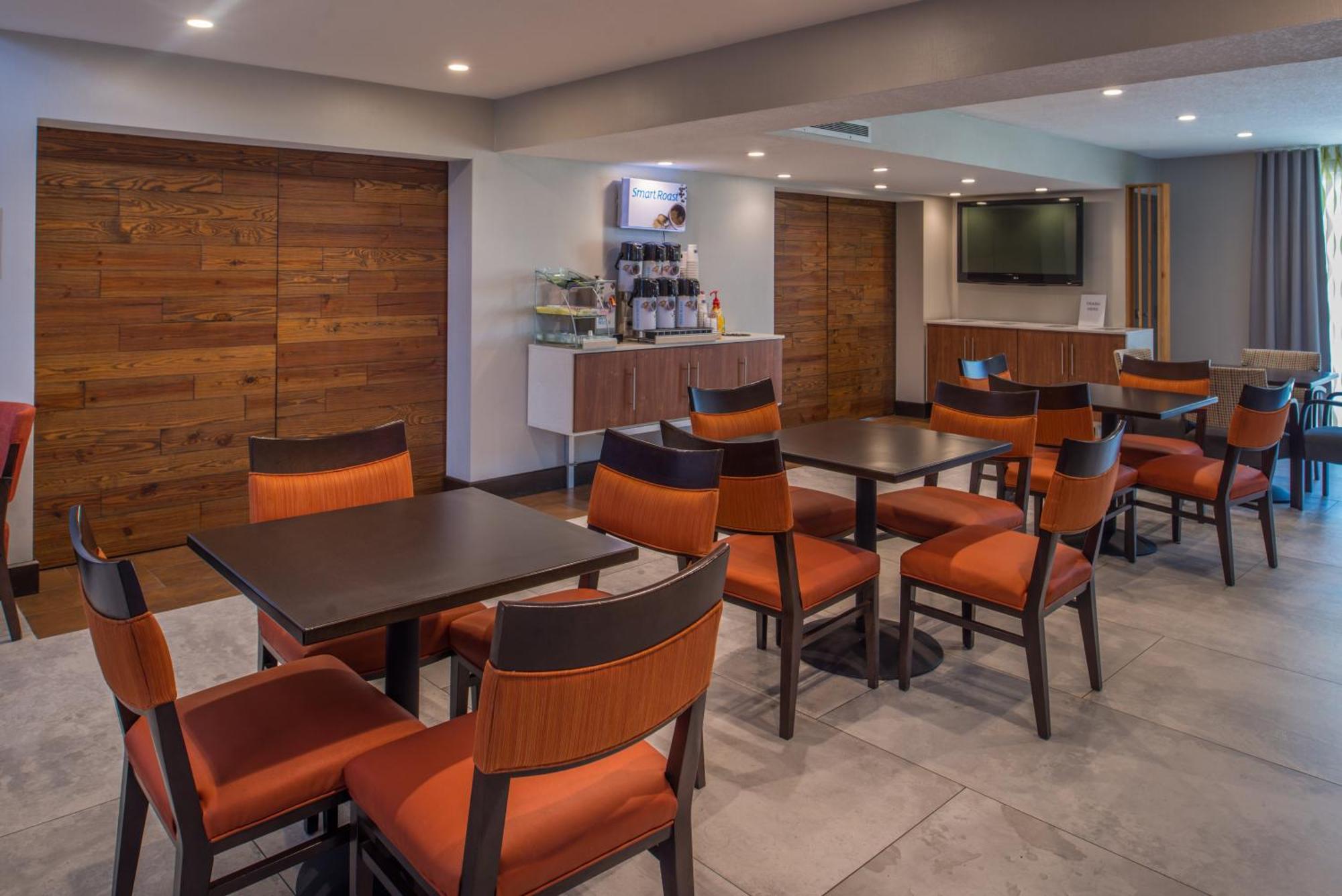 Holiday Inn Express & Suites San Antonio Medical - Six Flags By Ihg Esterno foto