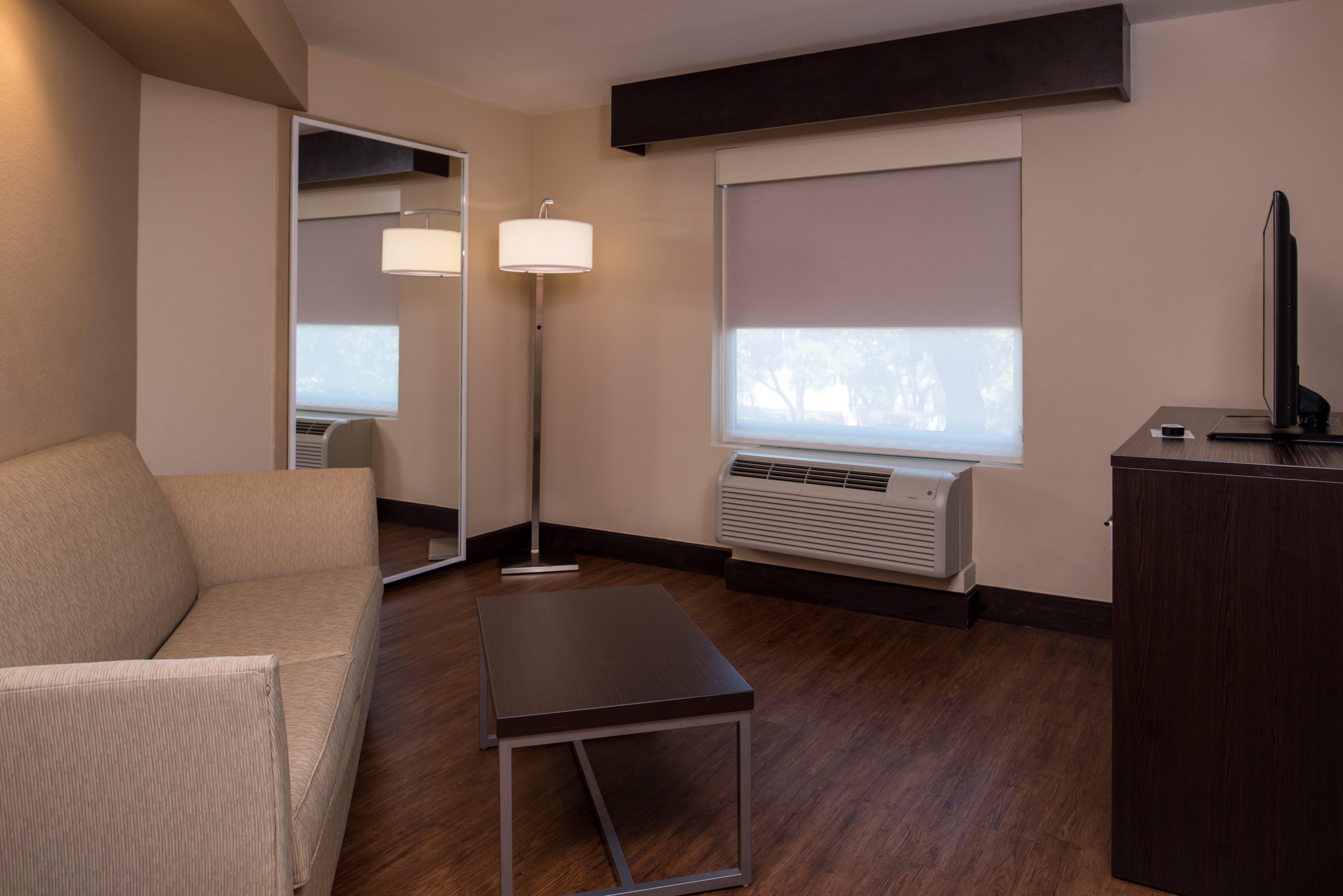 Holiday Inn Express & Suites San Antonio Medical - Six Flags By Ihg Esterno foto