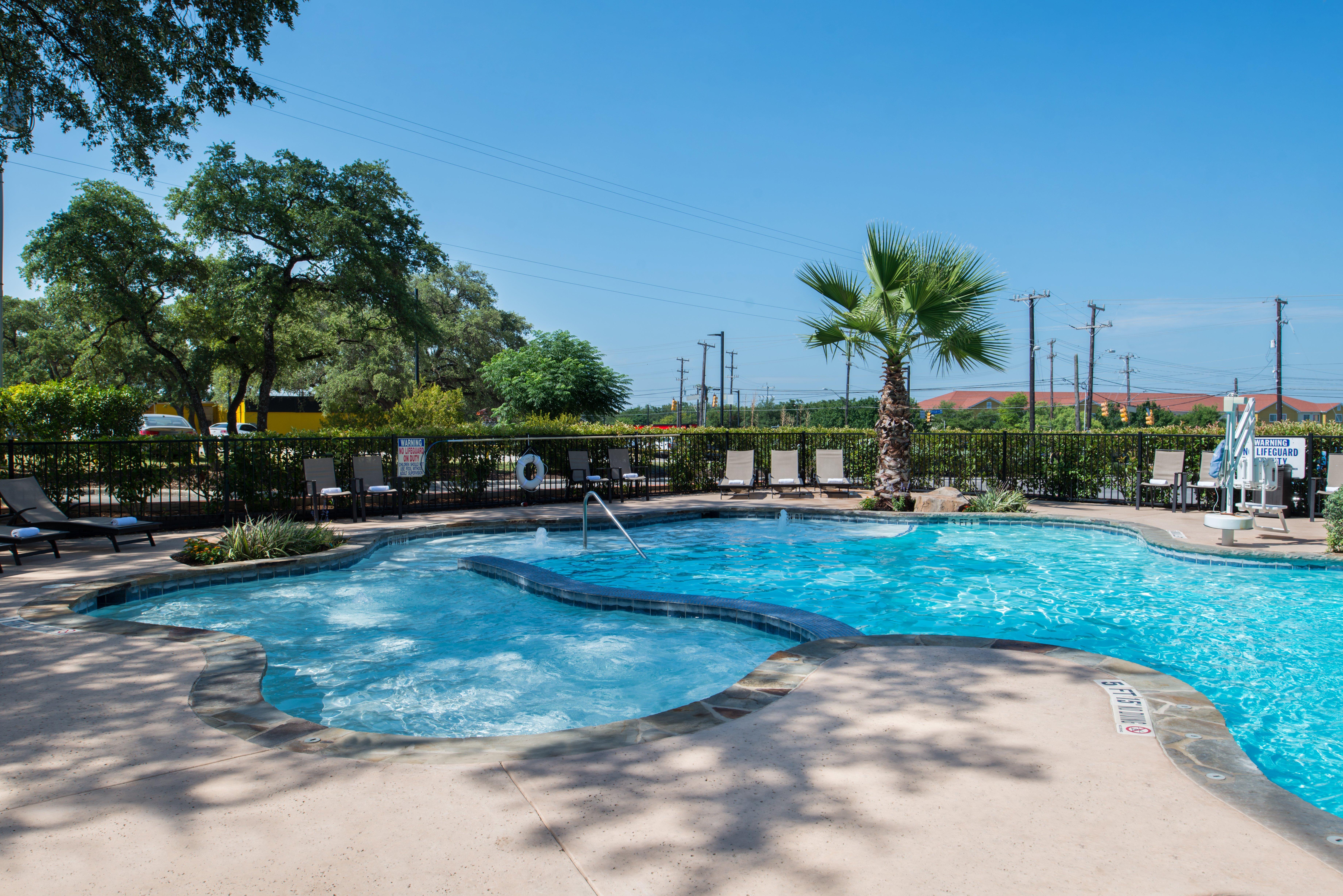 Holiday Inn Express & Suites San Antonio Medical - Six Flags By Ihg Esterno foto